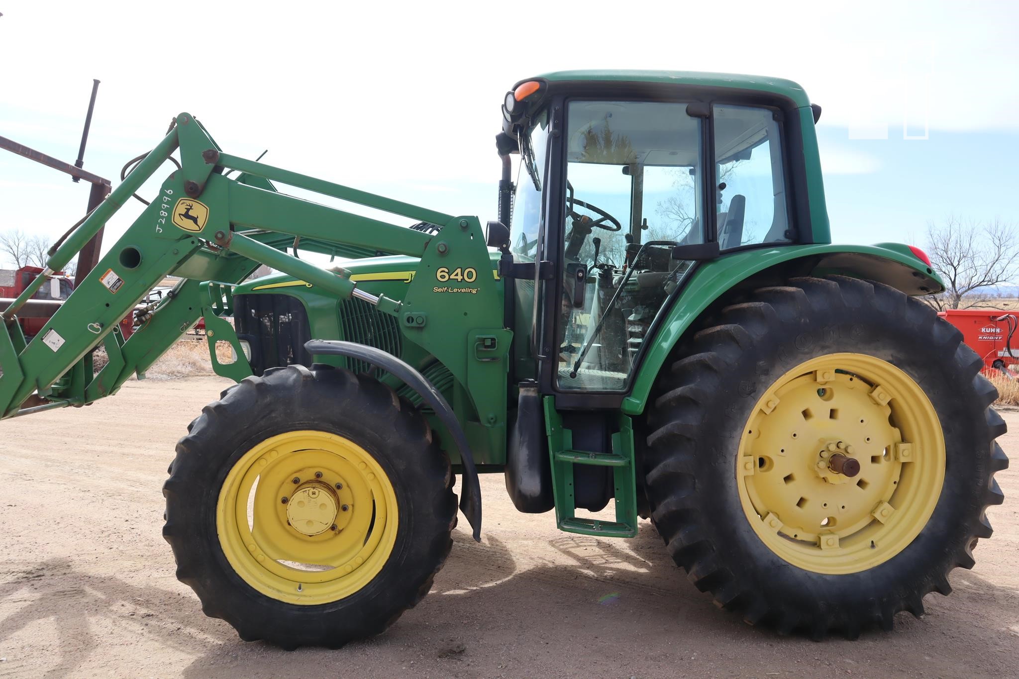 2002 JOHN DEERE 6420